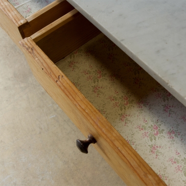 English Pine Chest Of Drawers