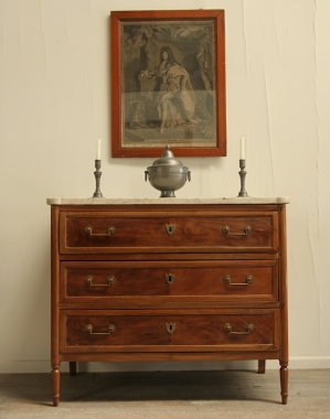 Louis 16 Style Commode