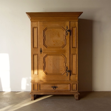 Renaissance Revival Bonnetière