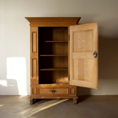 Renaissance Revival Bonnetière