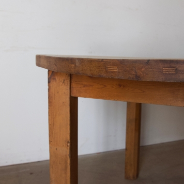 Round, Irish, Pine Dining Table 