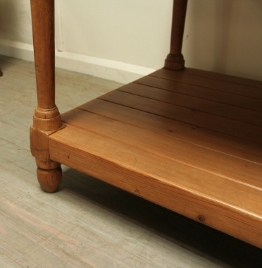 French Pine Draper's Table