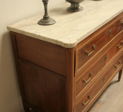 Louis 16 Style Commode