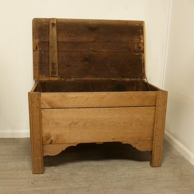 French Early 19th Century Oak Coffer