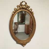 French 19th Century Louis 16 Style Oval Gilt Mirror